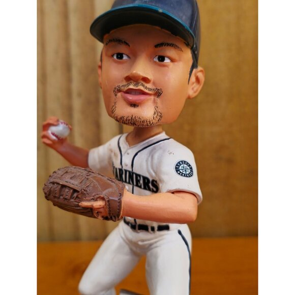 Ichiro Suzuki, Seattle Mariners Collectible Bobblehead - Picture 2 of 10